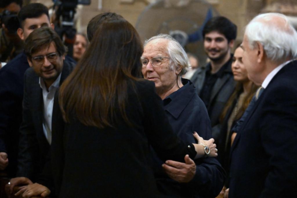 Misa por el papa Francisco: saludos, abucheos y una relación sin retorno
