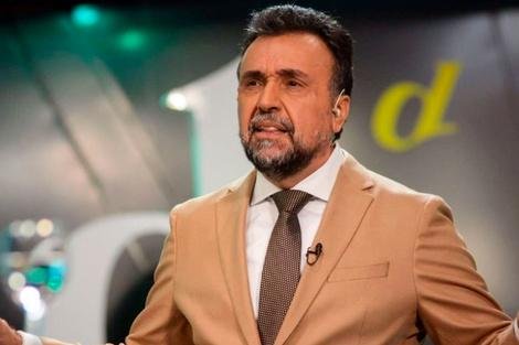 Roberto Navarro fue golpeado en la calle: está internado