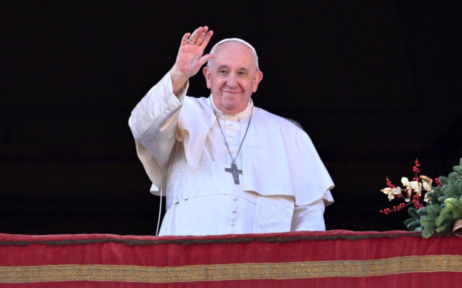 El médico del papa Francisco contó cómo fueron sus últimos minutos: "Tenía los ojos abiertos, intenté llamarlo pero no respondió"