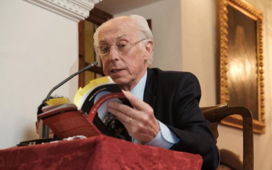 El reconocido poeta de La Plata y exjuez Rafael Felipe Oteriño es el nuevo presidente de la Academia Argentina de Letras