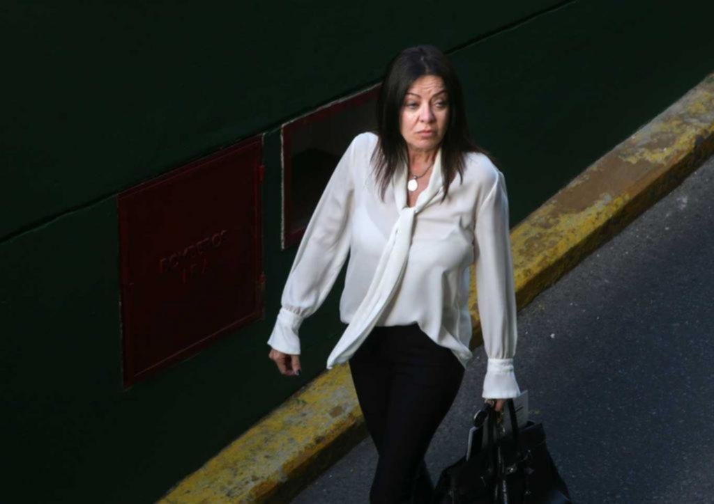 En la mira: investigan a Pettovello por una compra millonaria