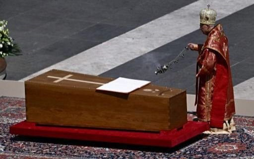 El Vaticano compartió el texto del "rogito", el documento que Francisco se llevó a su ataúd