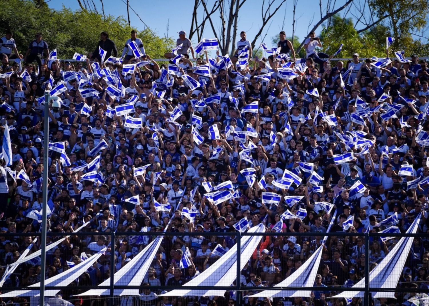 El estadio de Gimnasia cumple hoy 101 años y lo celebra a lo grande