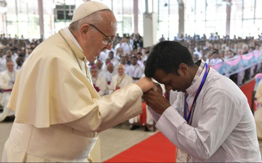 Todos somos Bangladesh: decretaron tres días de duelo por el Papa, aunque el 90 por ciento es musulmán