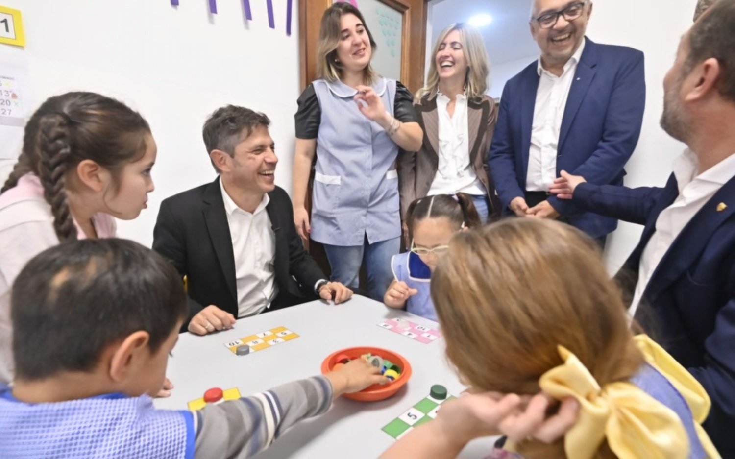 Kicillof inauguró la refacción de un jardín y entregó 292 escrituras en Lincoln