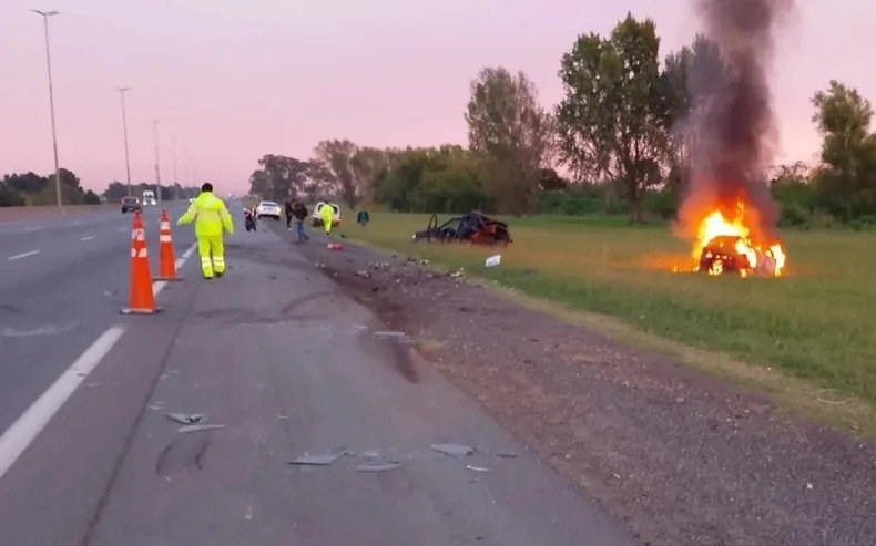 Tragedia en la Autopista La Plata - Buenos Aires: una muerte evitable y un conductor "borracho" detenido