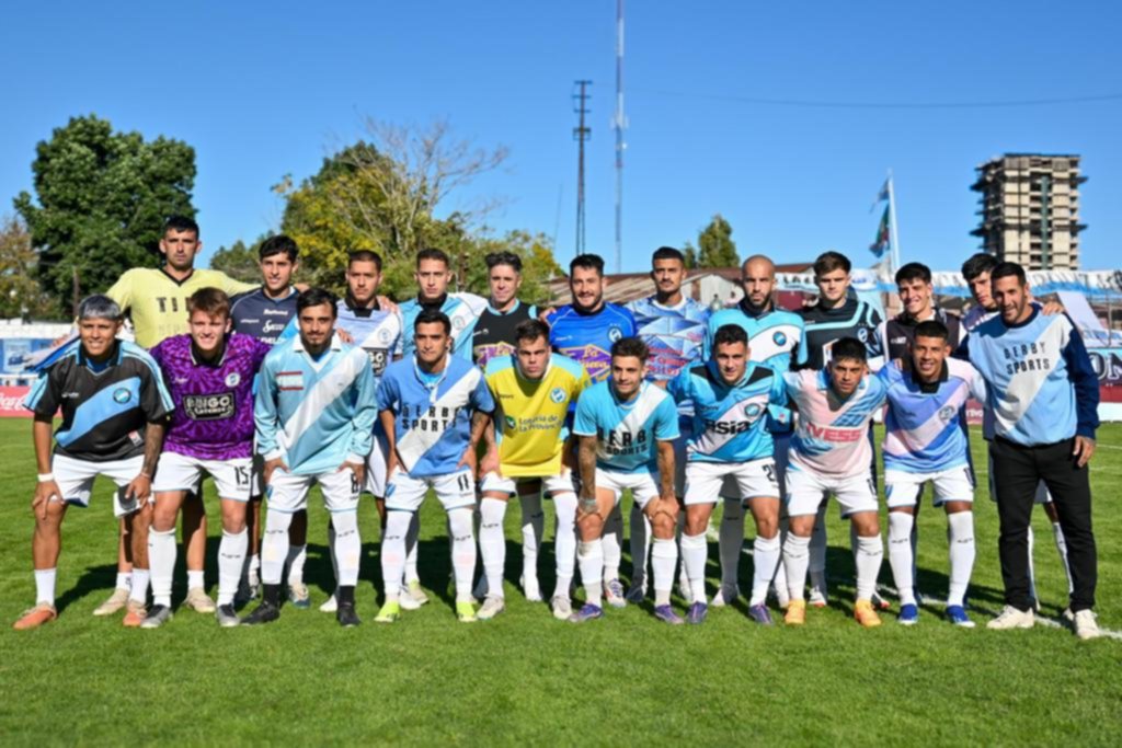 San Carlos empató con UAI Urquiza y sigue en la punta