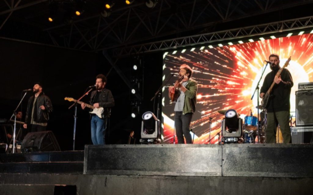 Tres Arroyos celebró su 141° aniversario con música, desfile y food trucks