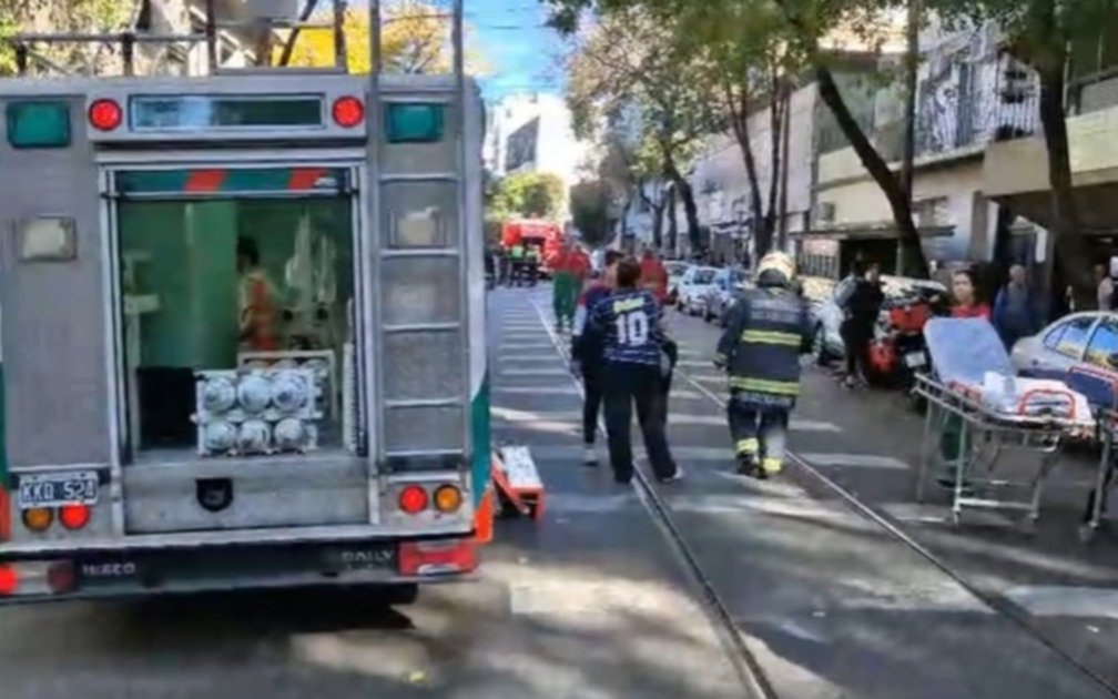 Incendio en Caballito: cinco damnificados fueron derivados al Hospital Durand por inhalación de humo
