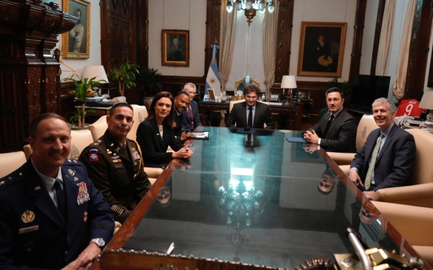 Milei recibió en la Casa Rosada al jefe del Comando Sur de EEUU