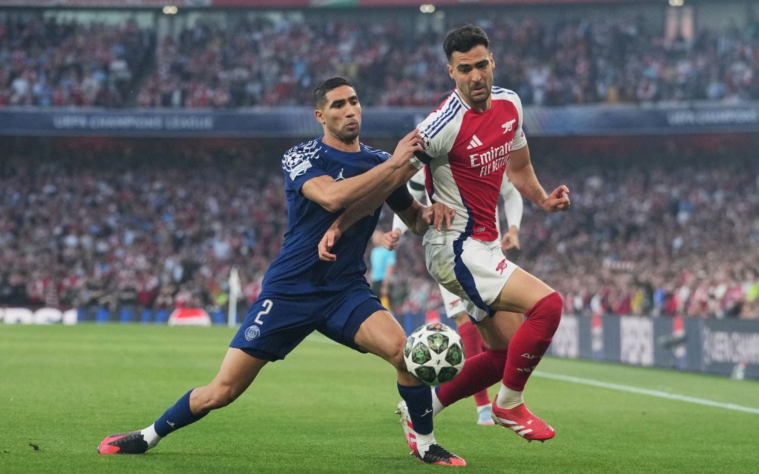 Arsenal perdió 1 a 0 ante el PSG en la ida de las semifinales de la Champions League
