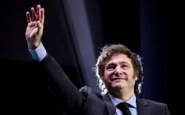Sabsay cuestionó a Milei por el uso excesivo de los decretos: "No cree en la separación de poderes"