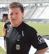 Gustavo Bassi, el árbitro