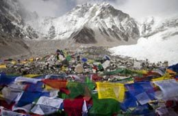 El atascamiento de tráfico afecta hasta al Everest