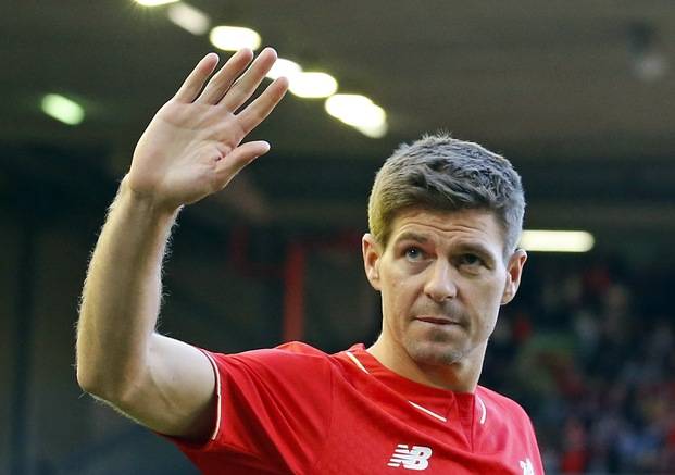 Gerrard, leyenda del Liverpool, pasó al fútbol estadounidense