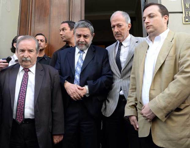 Abren causa contra dirigentes judíos por “traición a la patria”