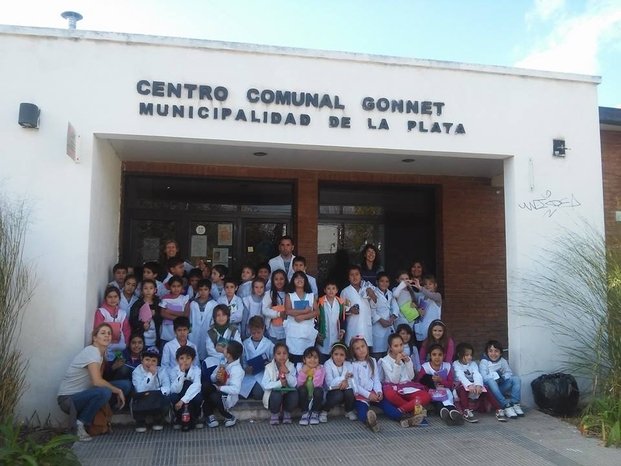 Salida de alumnos de la Escuela 38 de Gonnet