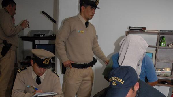 Detuvieron a dos barras que viajaban a Uruguay con 14 kilos de cocaína