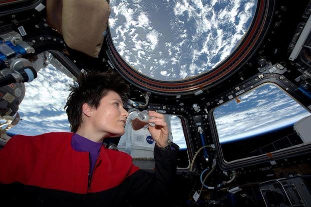 Lo pidió y lo tuvo: espresso en órbita para astronauta italiana
