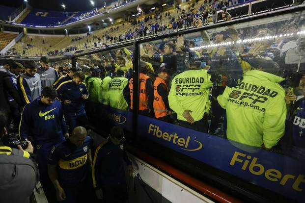El fútbol, gran placebo nacional, es un cruel espejo que no miente