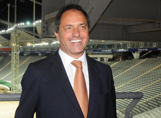 Scioli: “a partir de junio o julio habrá hinchas visitantes” en los estadios