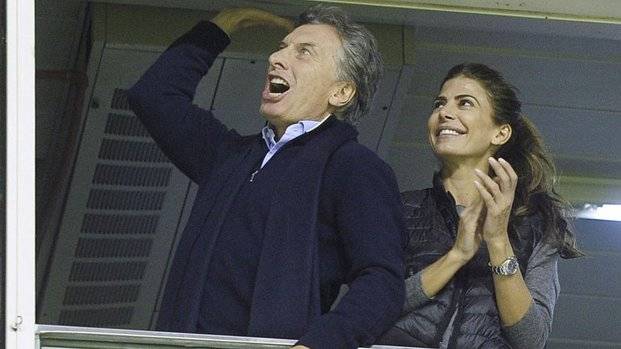 Macri estuvo en la cancha de Boca y se fue quince minutos antes de los incidentes