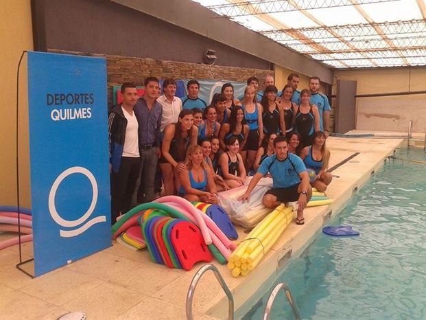 Reinauguración de la pileta del Club 12 de Octubre