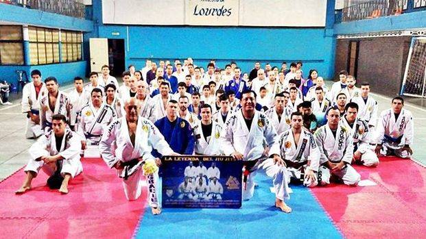 Seminario de técnicas de defensa personal y jiu-jitsu