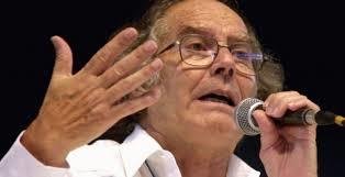 "Tenemos que hacer memoria, pero no para quedar en el pasado"