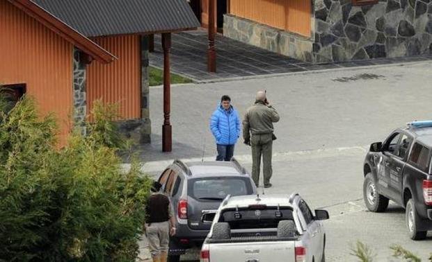 Investigan si es una bóveda espacio
hallado en estancia de Lázaro Báez