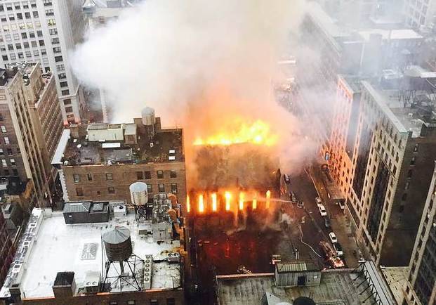 Un incendio destruyó histórica catedral de Nueva York