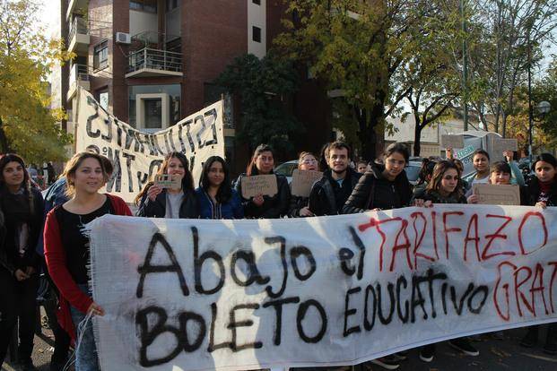 El Instituto 9 retomó su reclamo en las calles