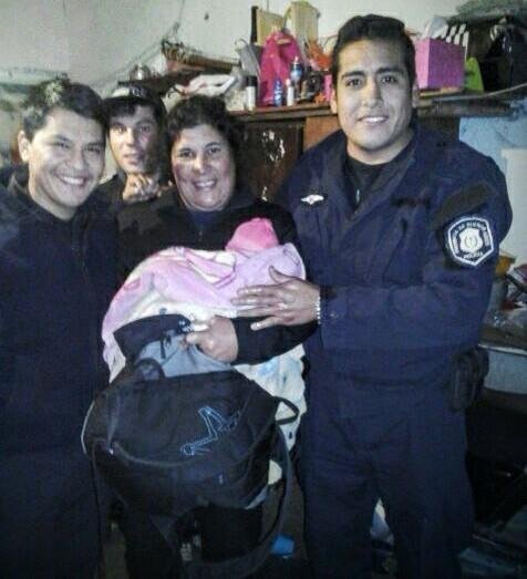 Policías ayudaron a dar a luz a una beba en Mar del Plata