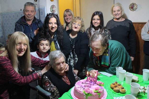 Nélida, otra vecina que se suma al “club de los cien”