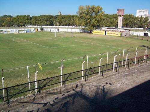 San Carlos se quedó sin jugar