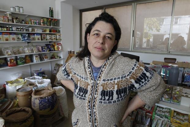 Robaron en una dietética y creen que actuó una banda de menores