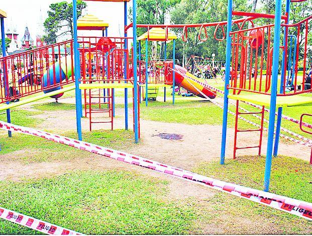 Un japonés está grave al caerse de un pasamanos en la República de los Niños