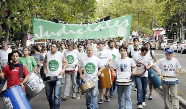 Judiciales y medicos bonaerenses anuncian otro paro