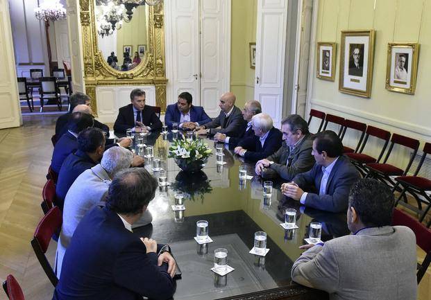 Macri busca recuperar iniciativa política con apoyo empresario