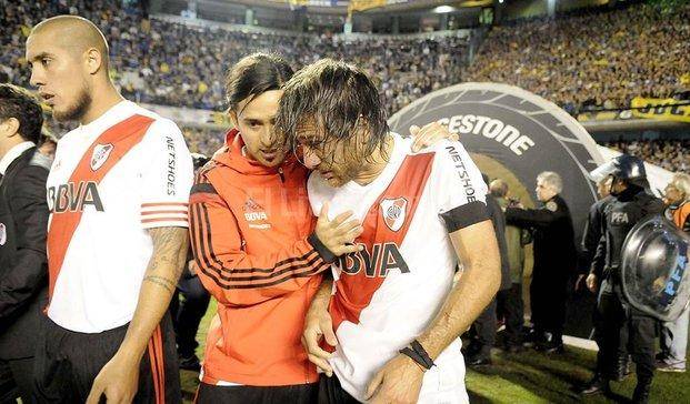 Burla y solidaridad: la campaña que planean hinchas de River a un año del "gas pimienta"