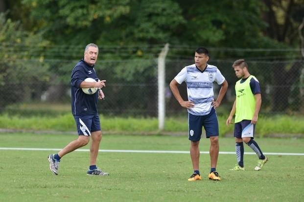 Alfaro hará cambios ante River y de reojo mira la Copa Argentina