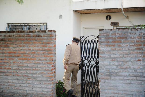Asesinaron a un prefecto frente a su familia en un intento de robo