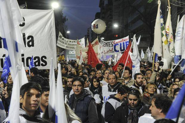 Docentes universitarios analizan una nueva oferta salarial