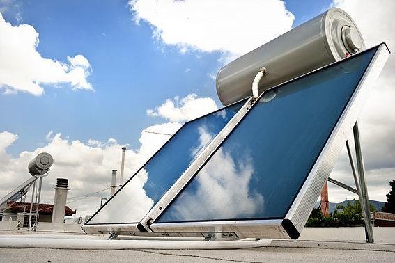 Proponen estimular la instalación de paneles de energía solar en la Ciudad