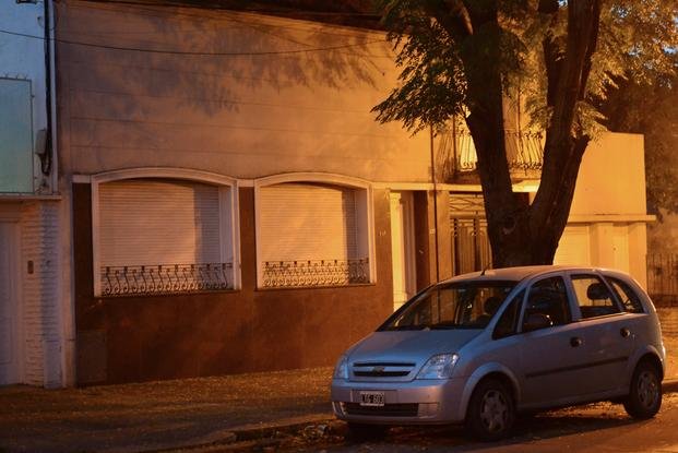 Balearon a un hombre en una pierna en un intento de entradera