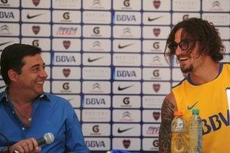 Angelici pone paños fríos a la salida de Osvaldo