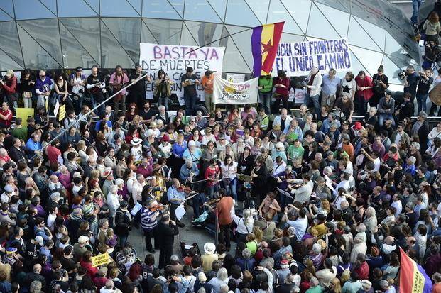 Miles de personas celebraron en España el quinto aniversario del movimiento de “indignados”