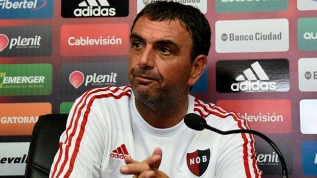 El DT de Newell´s muy duro con sus jugadores: "El fútbol es otra cosa muchachos"