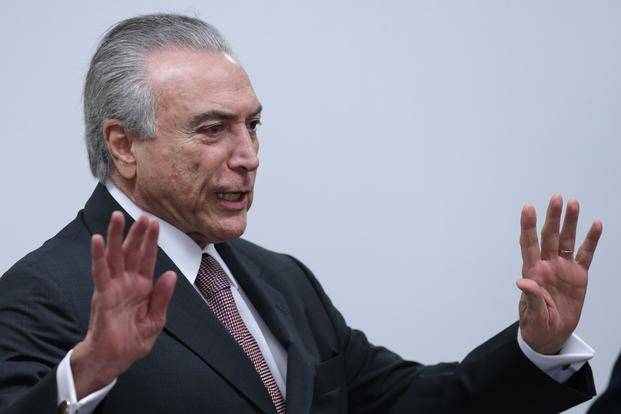 Temer, apuntado por un amigo íntimo de llegar a la presidencia por un "golpe"