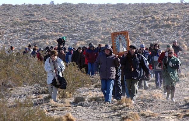 Homenajes a cinco años de  la tragedia del vuelo de Sol